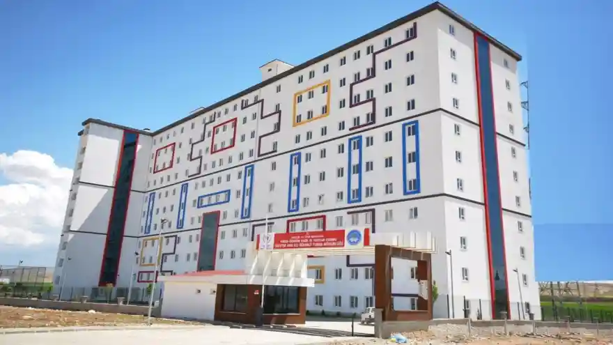 Depremzedeler öğrenci yurtlarına yerleşiyor