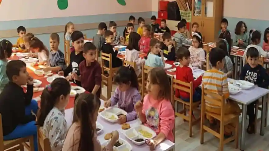 Doğubayazıt'ta Okul öncesi Çocuklar için Ücretsiz Beslenme desteği uygulaması başladı