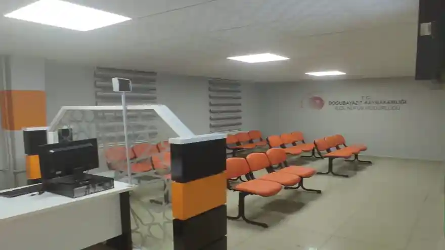 YENİ KİMLİK BAŞVURULARINDA AFETZEDELERDEN ÜCRET ALINMIYOR