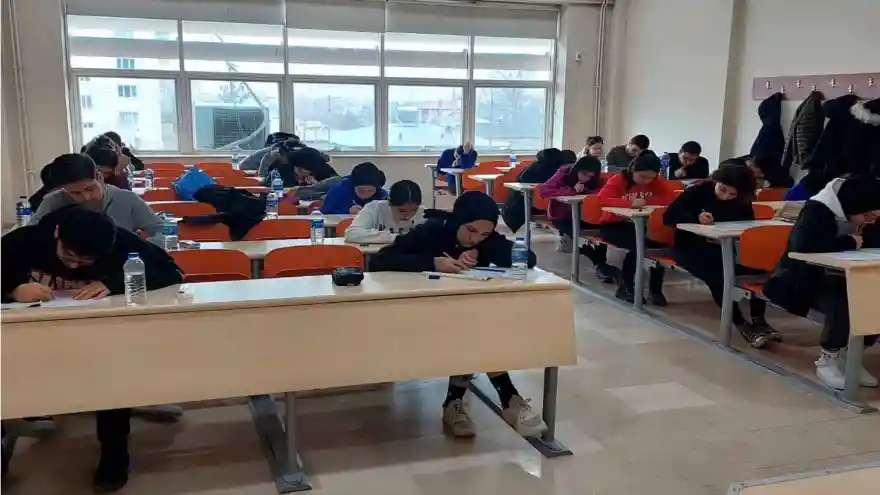 Iğdır Üniversitesinden Depremzede Öğrencilere Destek