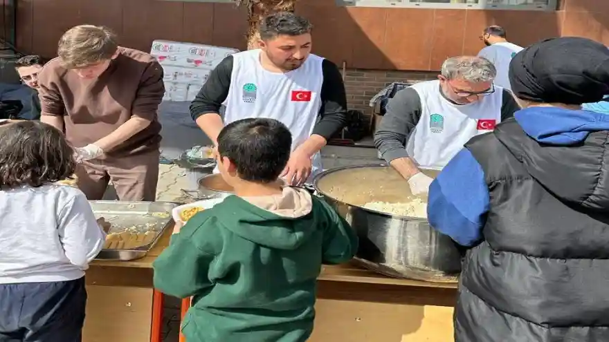 Iğdır Üniversitesi Öğrencileri Deprem Bölgesinde İnsani Yardım Faaliyetlerine Katılıyor