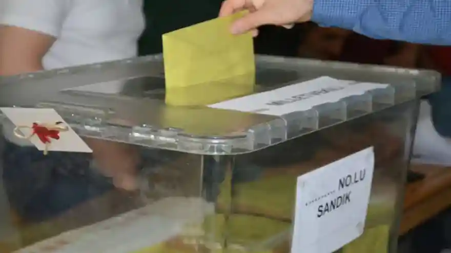 Tutuklu ve hükümlülerin oy kullanma şartları belli oldu