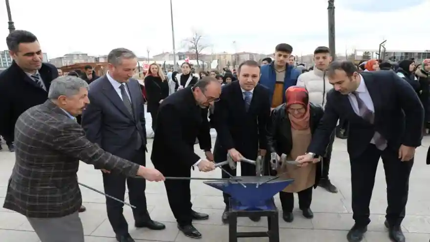AĞRI'DA NEVRUZ BAYRAMI ÇOŞKUYLA KUTLANDI