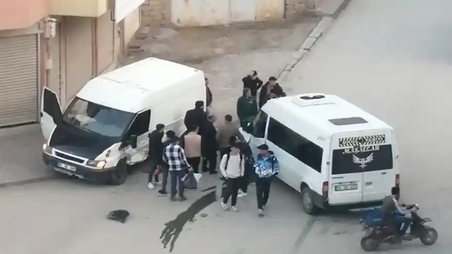 DOĞUBAYAZIT'TA MADDİ HASARLI KAZA