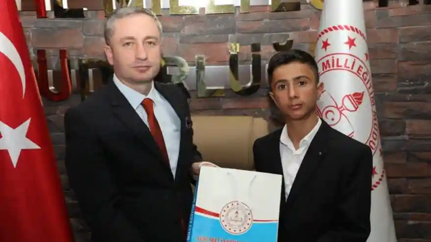 TÜBİTAK YARIŞMASINDA BÖLGE BİRİNCİSİ OLAN LİSE ÖĞRENCİSİ AYDEMİR, TÜRKİYE FİNALİNE KATILACAK