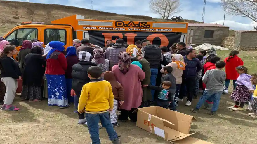 DAK’dan Ayakkabı Yardımı