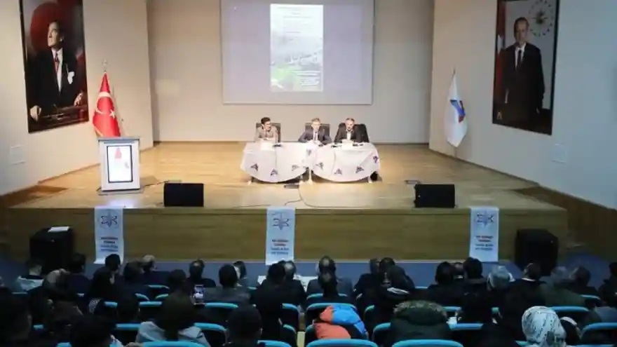 AİÇÜ’de “Ağrı Tarihinden Sayfalar” Paneli Düzenlendi
