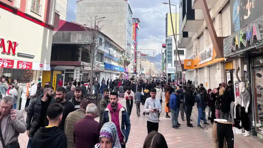 Doğubayazıt'ta Alış-Veriş Yoğunluğu