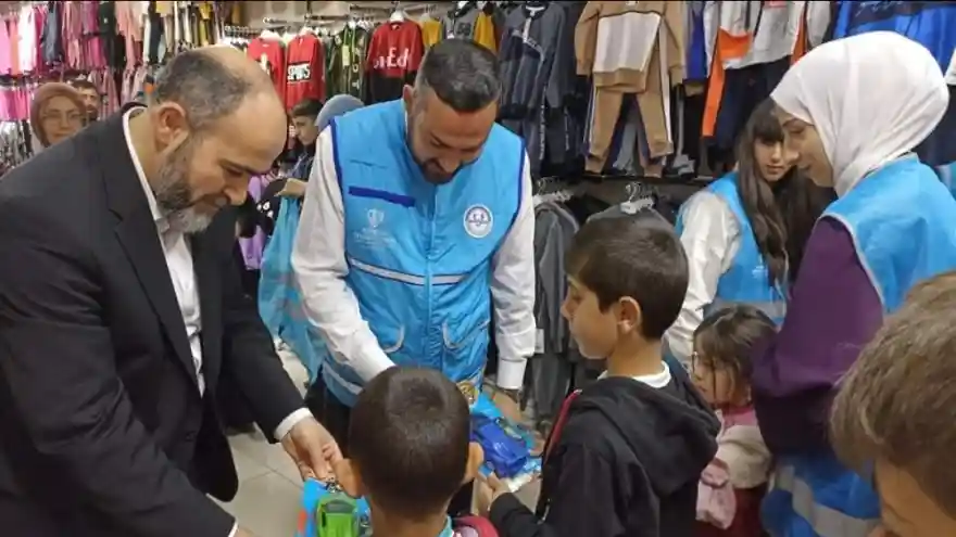 Ağrı'da Çocuklar Sevindirildi