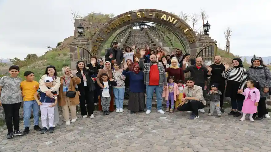 Afedzedeler Doğubayazıt'ı gezerek moral buldu