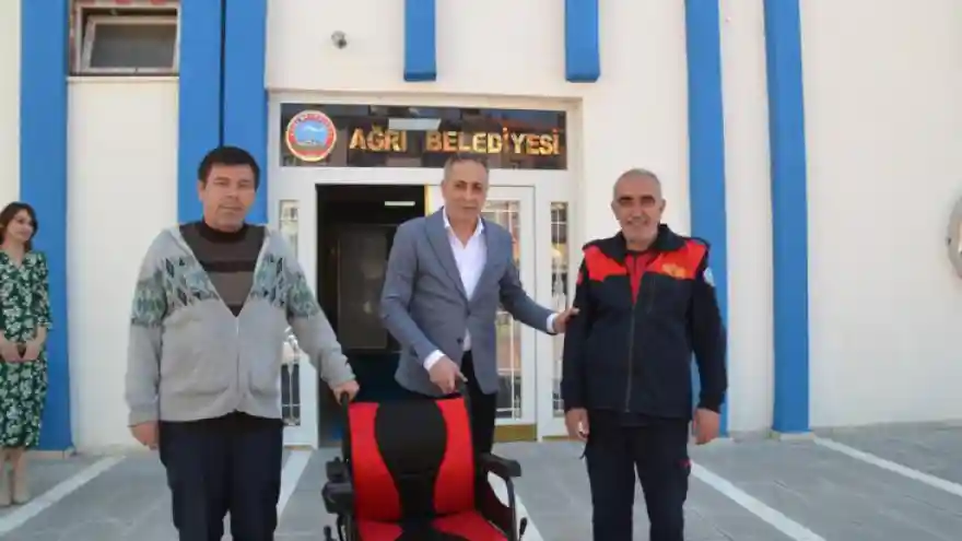 Ağrı Belediye Başkanı Metin Karadoğan 1-16 mayıs Engelliler Haftasında Engellileri unutmadı