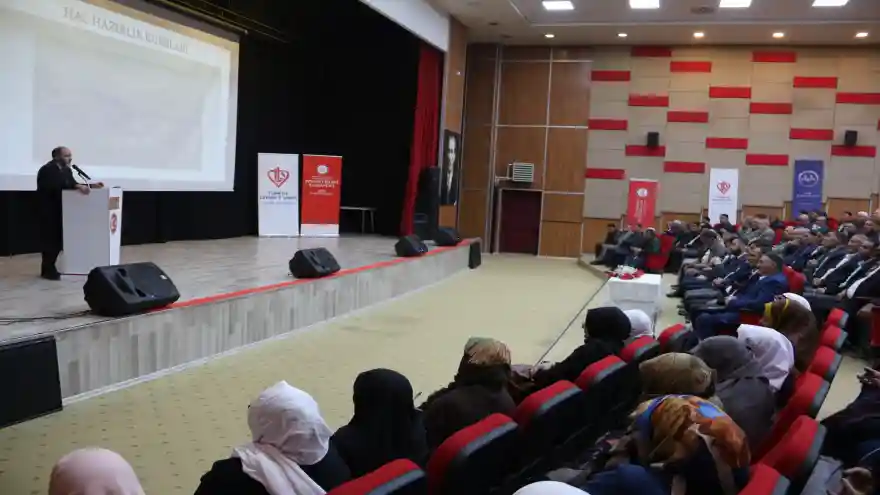 Ağrı'da “2023 Yılı Hac Eğitim ve Bilgilendirme Semineri” düzenledi