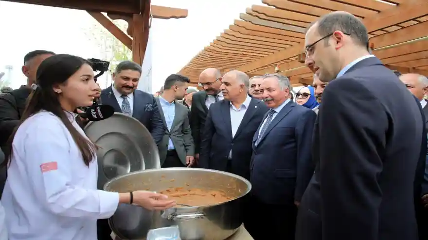 Ağrı İ.Ç. Üniversitesi Rektörü Prof. Dr. KARABULUT, “Türk Mutfağı Haftası” Açılış Programına Katıldı