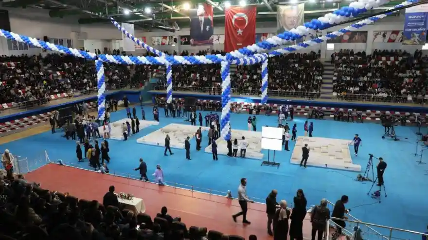 AĞRILI ÖĞRENCİLER ROBOTİK KODLAMADAKİ YETENEKLERİNİ SERGİLEDİ