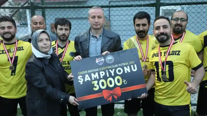 ÖNDER BAYDAR EĞİTİMCİLER LİGİ ŞAMPİYONU ERTUĞRUL GAZİ ORTAOKULU OLDU