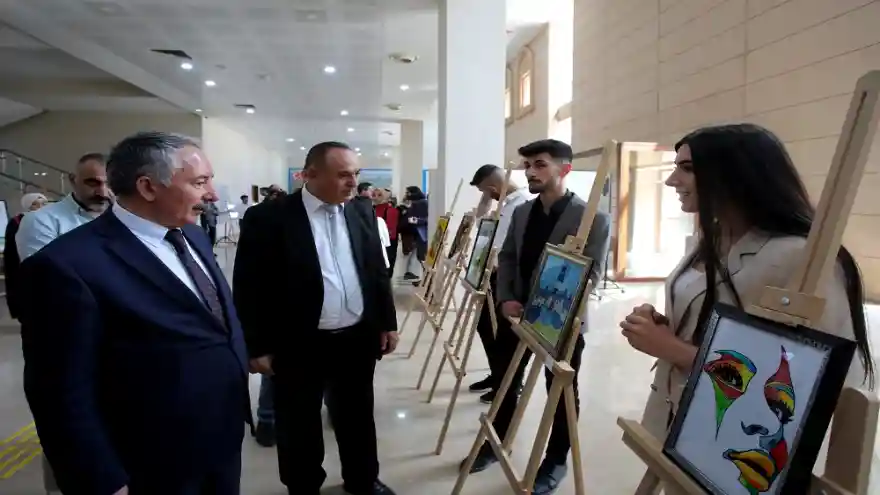 Rektör Karabulut, Meslek Yüksekokulu Mezuniyet Sergisi’ne Katıldı