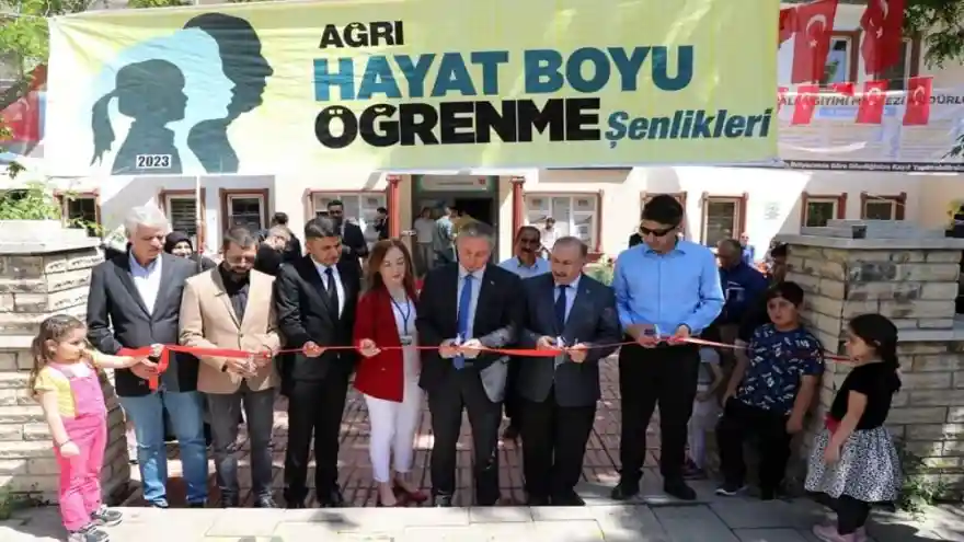 Ağrı’da "Hayat Boyu Öğrenme Şenliği” Düzenlendi