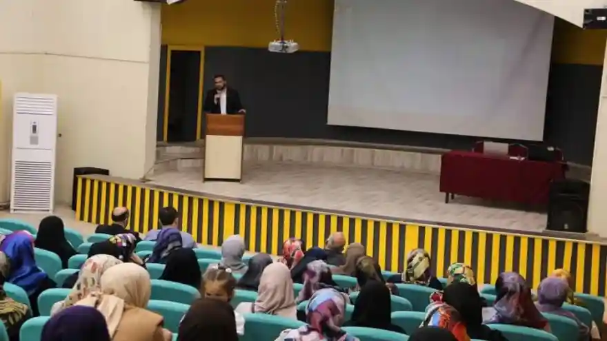 KUR’AN KURSU ÖĞRETİCİLERİNE EĞİTİM SEMİNERİ