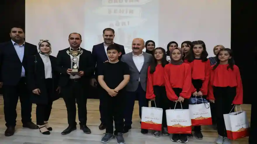 Doğubayazıt Y.B.O'ya 1.incilik kupası