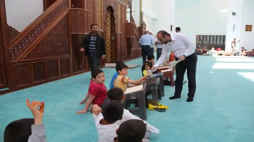 Yaz Kur'an kurslarının ilk gününde cami ve kurslar çocuklarla doldu