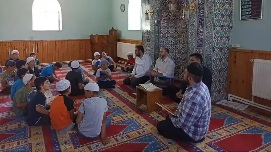 Köylerde yaz Kur'an kursları ziyaret edildi