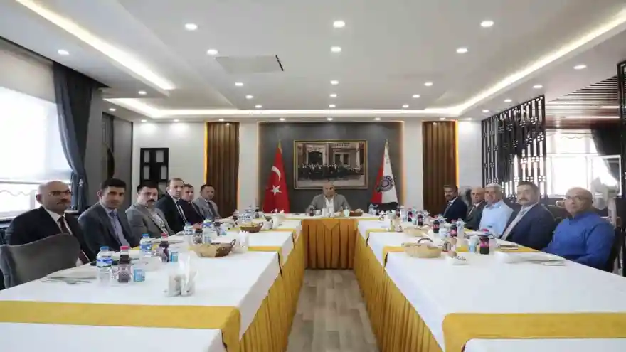 Ağrı Valiliği, kaymakamlara veda yemeği düzenledi