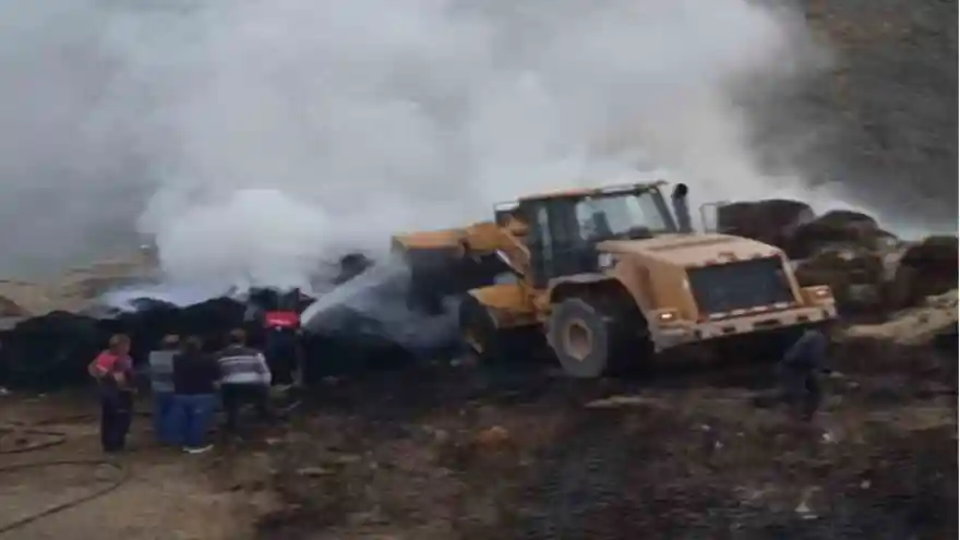 Ağrı’da bin 500 balya saman yandı