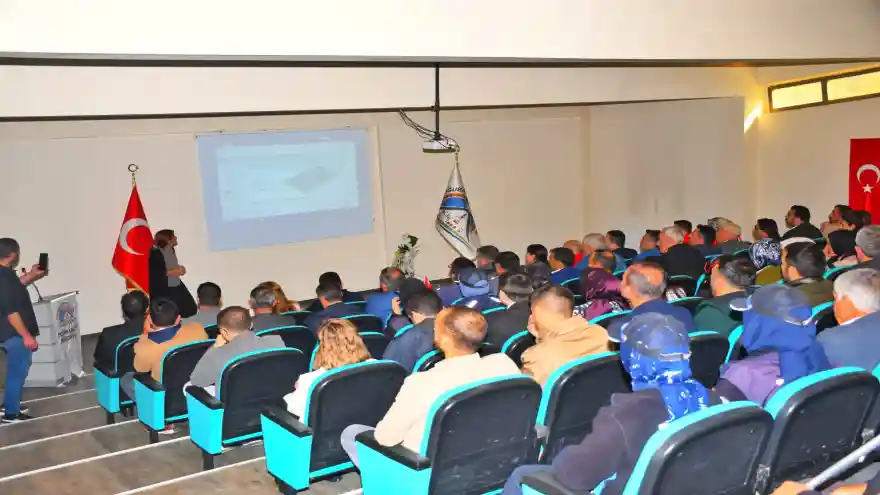 Doğubayazıt Belediyesi, “Ansızın Gelen Afet, Deprem” temalı konferans düzenledi