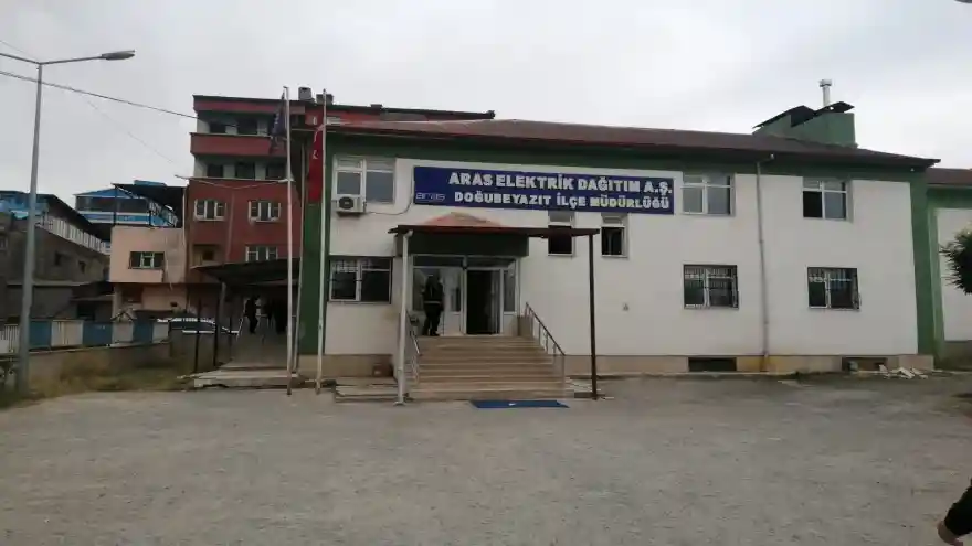 Doğubayazıt'ta Elektrik Tüketicileri Mağdur Ediliyor
