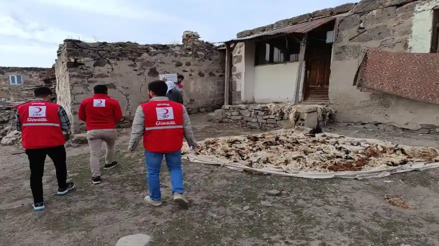 Kızılay’ın eli uzak köylere ulaştı