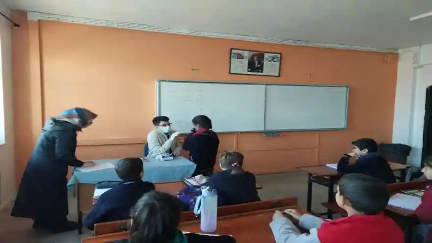 İlçe Sağlık Müdürlüğü, Suluçem Yatılı Bölge Ortaokuluna sağlık hizmeti sundu