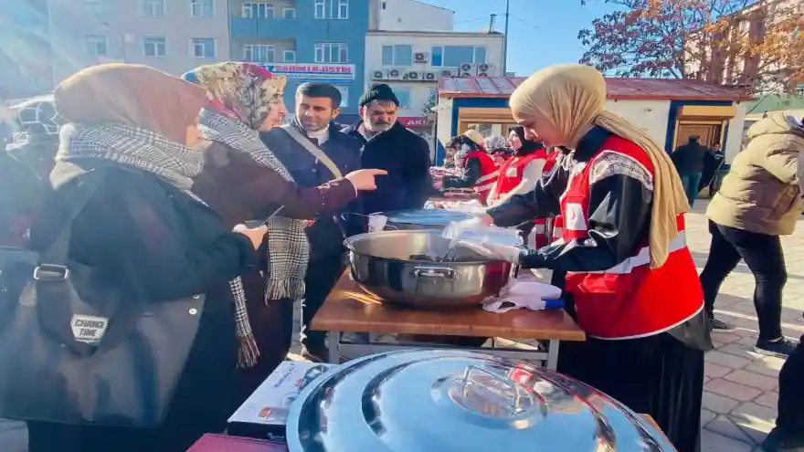 Doğubayazıt Kızılay Şubesi Filistin yararına kermes düzenledi