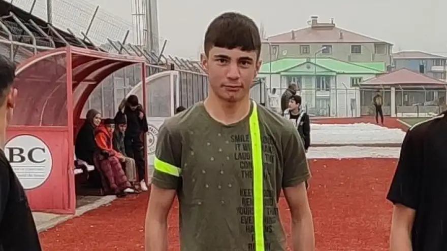 Baran Koç Doğubayazıt'ta düzenlenen Okul Sporları Atletizm erkeklerde birinci oldu