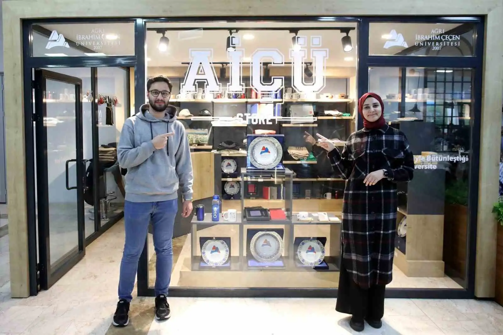 AİÇÜ store açıldı 