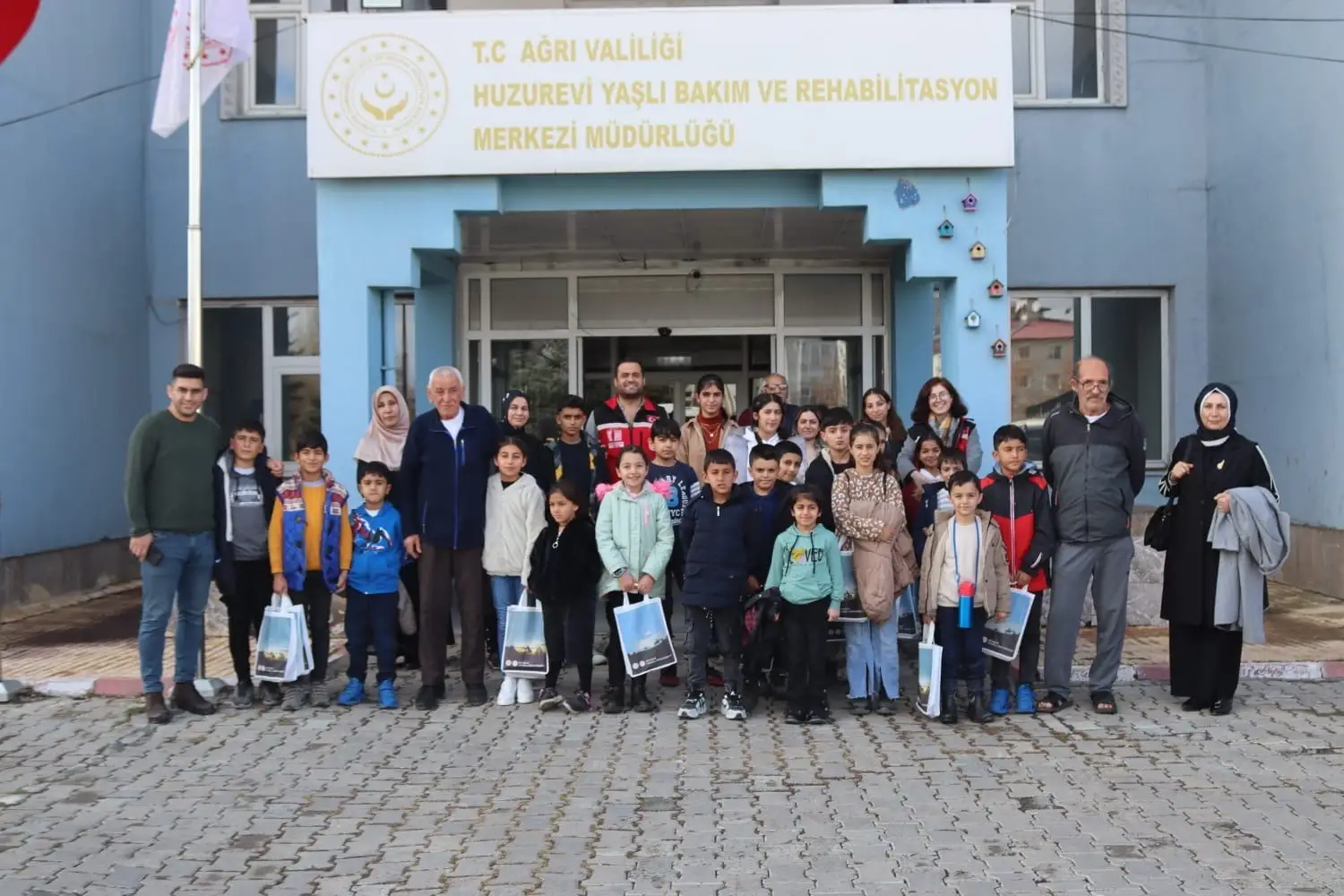 Ağrı Aile ve Sosyal Hizmetler İl Müdürlüğü, şehit ve gazi çocuklarını misafir etti 