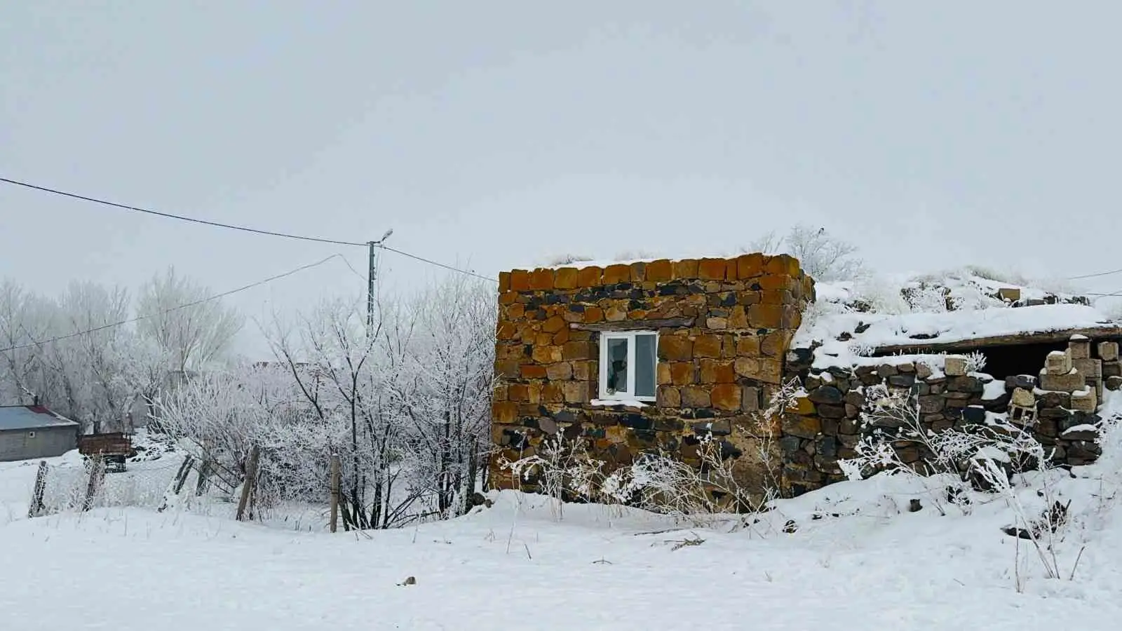 Ağrı’da kış manzarası göz kamaştırdı 