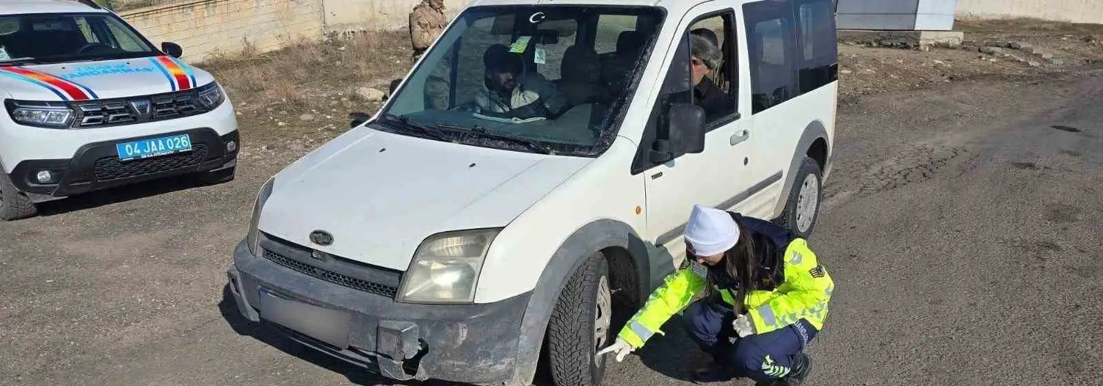 Ağrı’da trafik kontrolleri: 51 kişiye ceza, 16 araç men edildi 