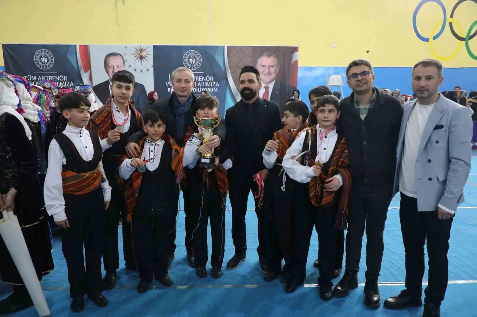 Ağrı’da Halk Oyunları İl Birinciliği yarışmaları düzenlendi 